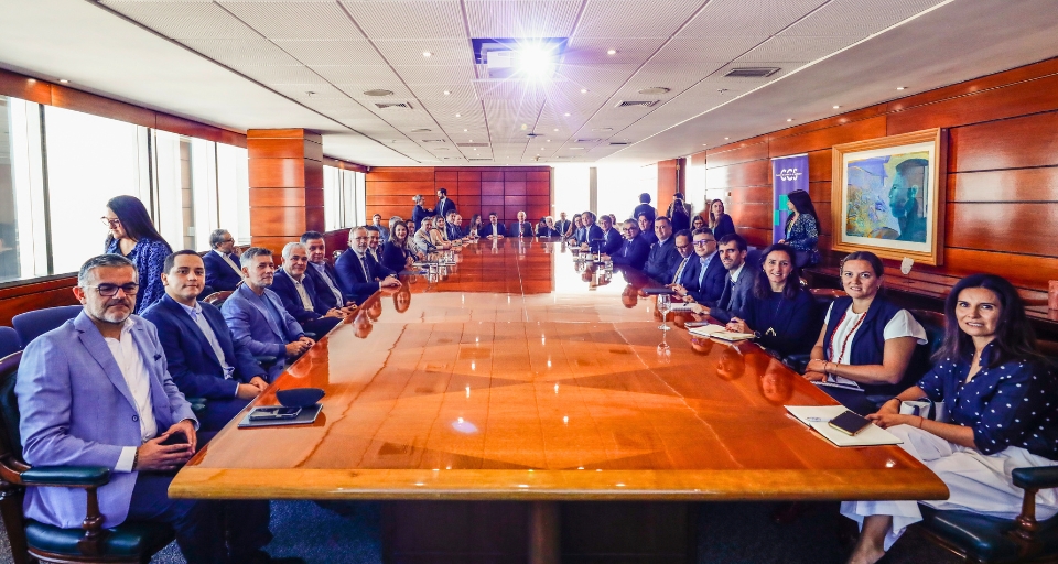 Ministro de Hacienda presenta a empresarios de la CCS las “Doc...