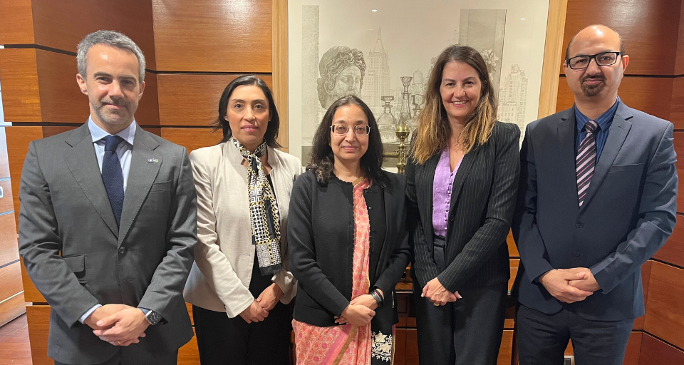 CCS recibe la visita de la Embajadora de India en Chile