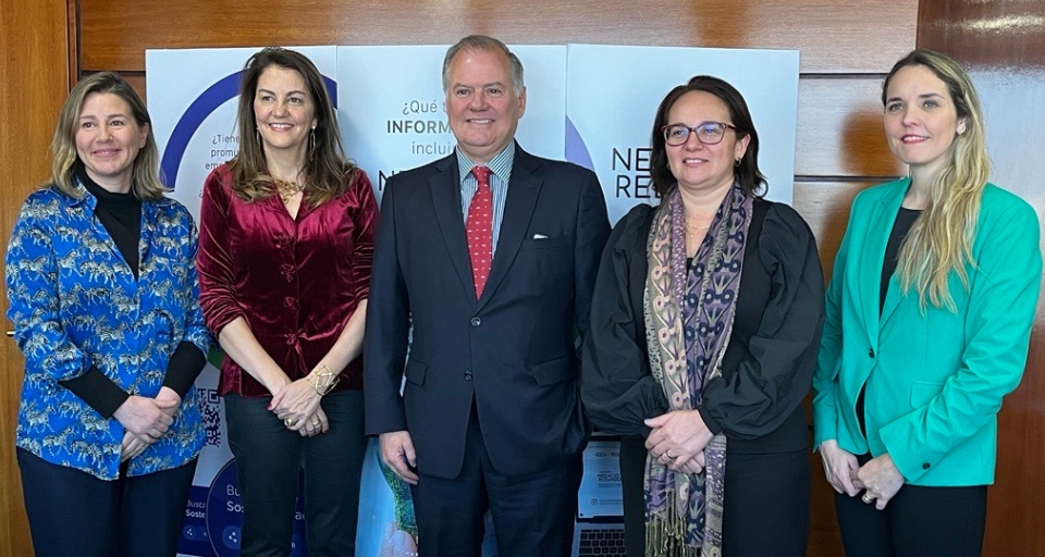 CCS firma convenio de colaboración con el Instituto de Directore...