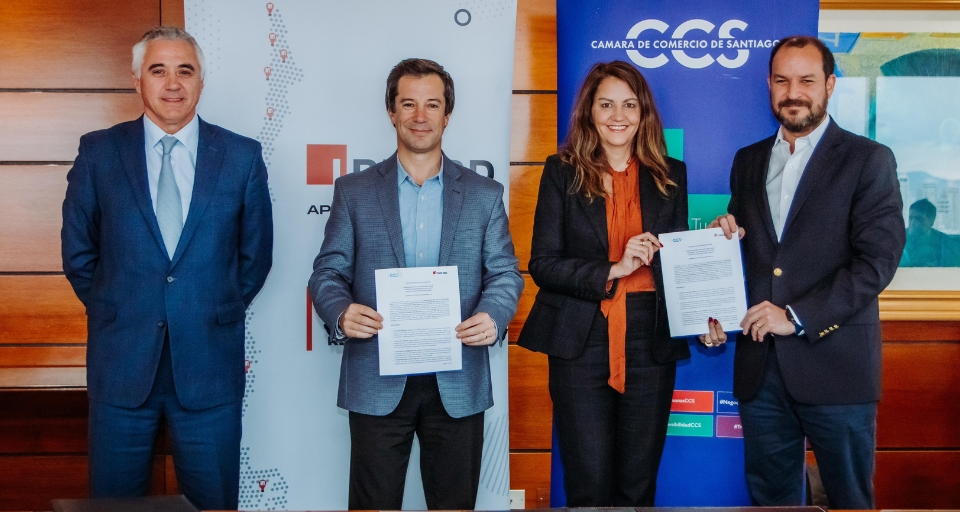 Cámara de Comercio de Santiago e INACAP firman alianza para impu...