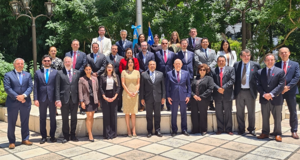 Encuentro con Presidente Arévalo destaca en Misión Empresa...