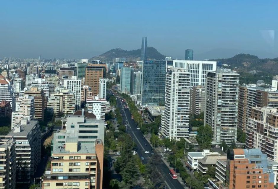 Mercado de oficinas se reactiva fuertemente con aumento de 2...